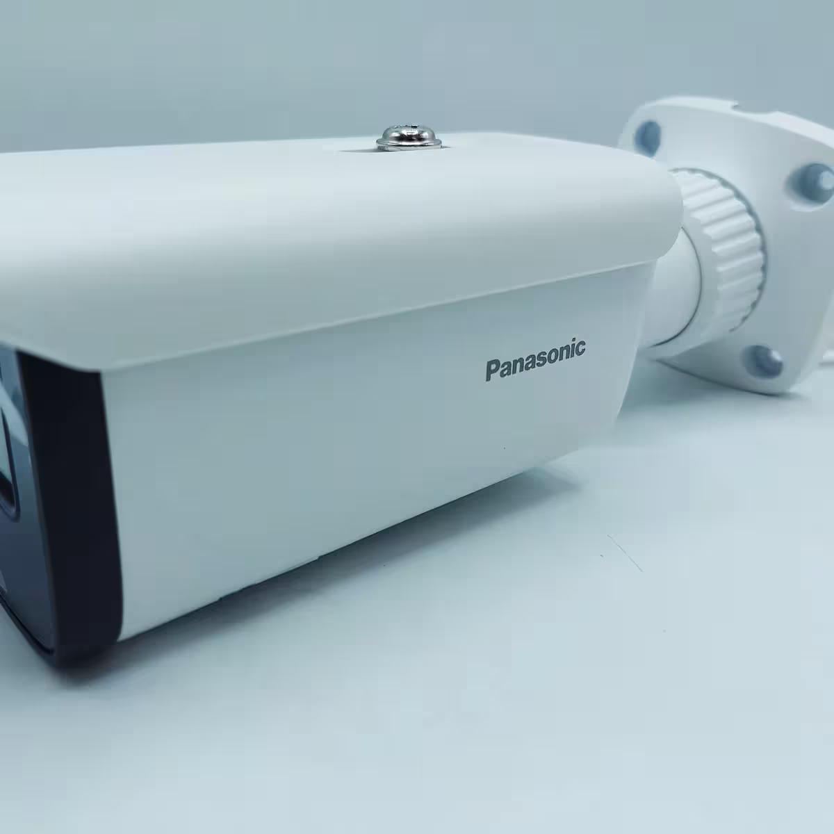 دوربین مداربسته تحت شبکه پاناسونیک مدل PM-VB2ULVR-W