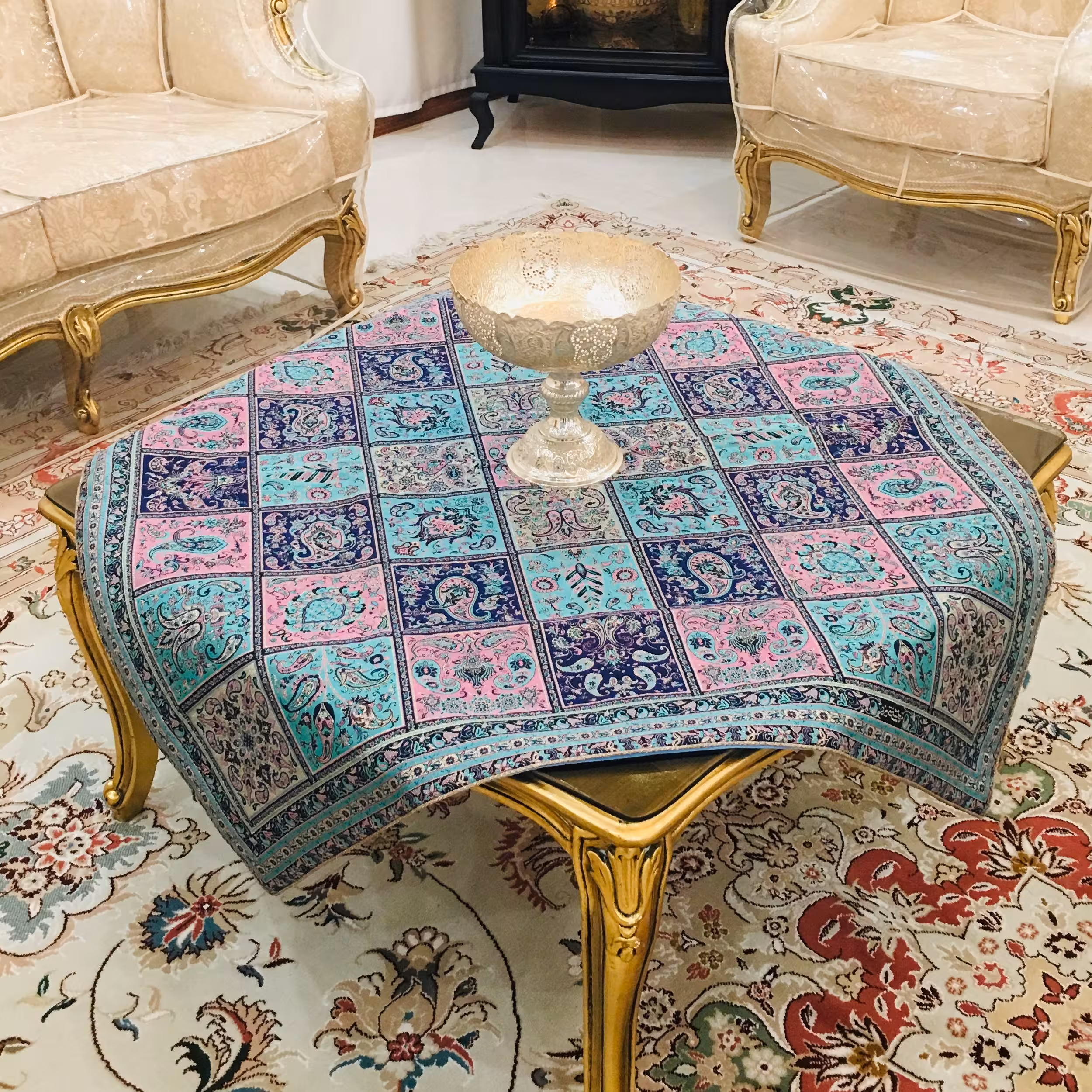 رومیزی ترمه طرح خشتی(سایز 100x100) صورتی نیلی