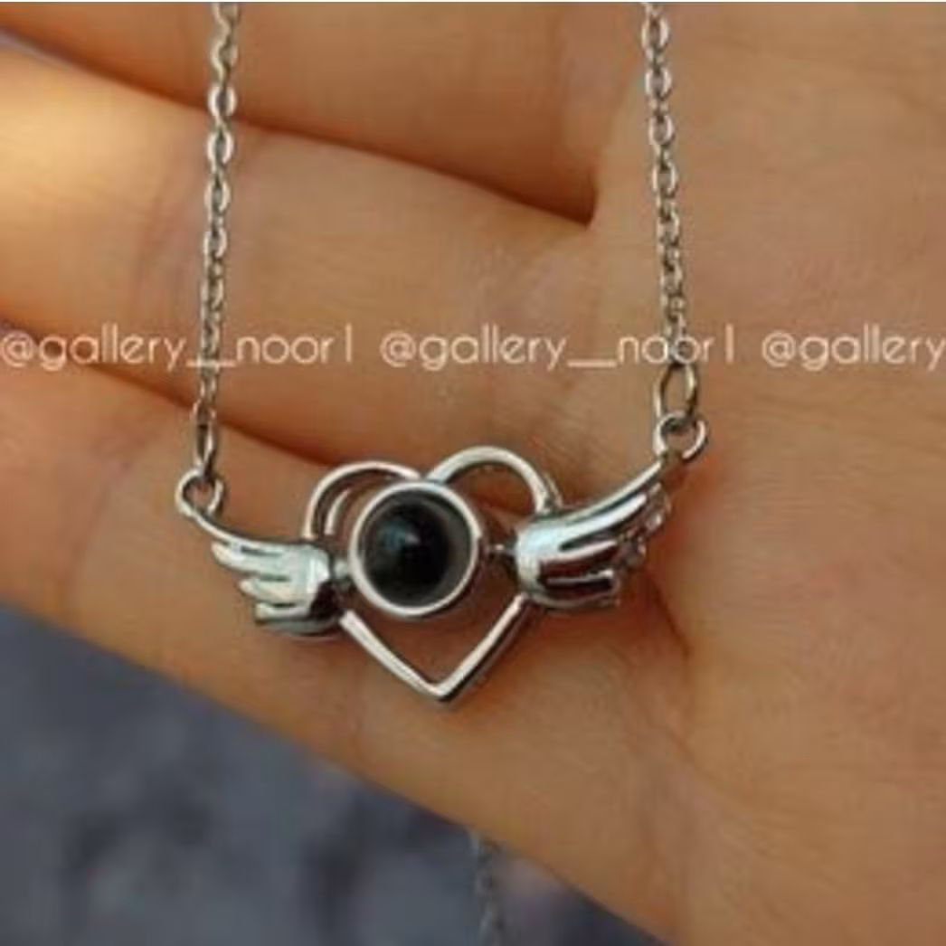 گردنبند قلب بالدار  دوست دارم به صد زبان 
