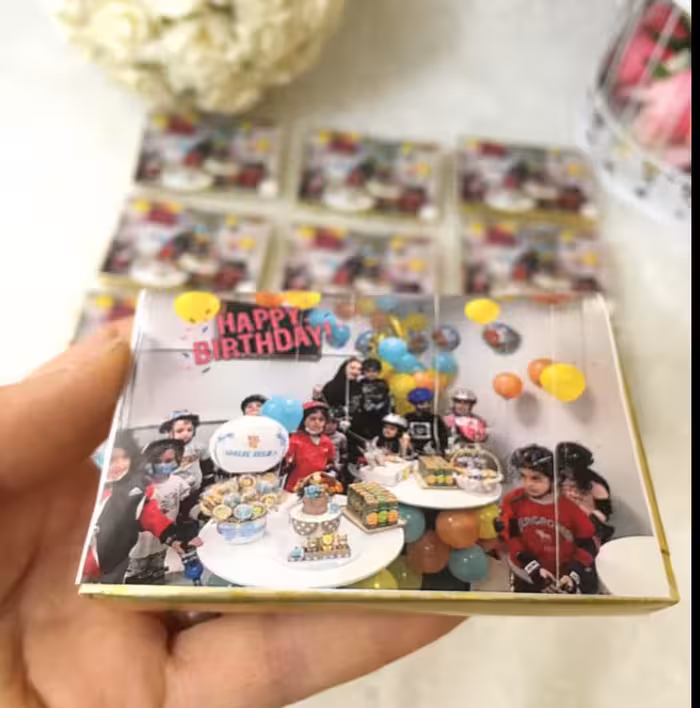 شکلات با چاپ عکس با  ابعاد  حدود (6 در 9 )سانت  