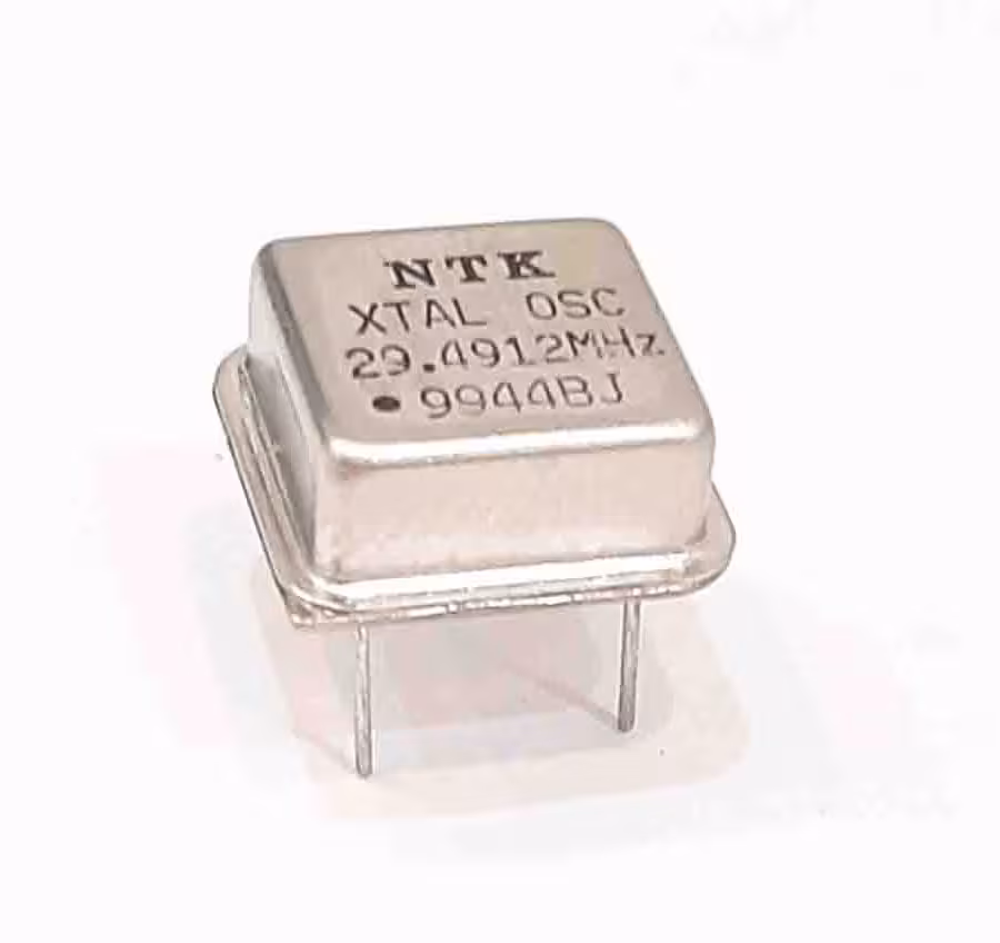 کریستال اسیلاتور  29.4912MHZ پایه دار مربعی، بسته بندی DIP8