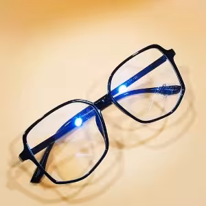 عینک بلوکات مخصوص کار با کامپیوتر و گوشی موبایل bluecut uy420