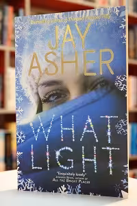 What Light اثر Jay Asher
