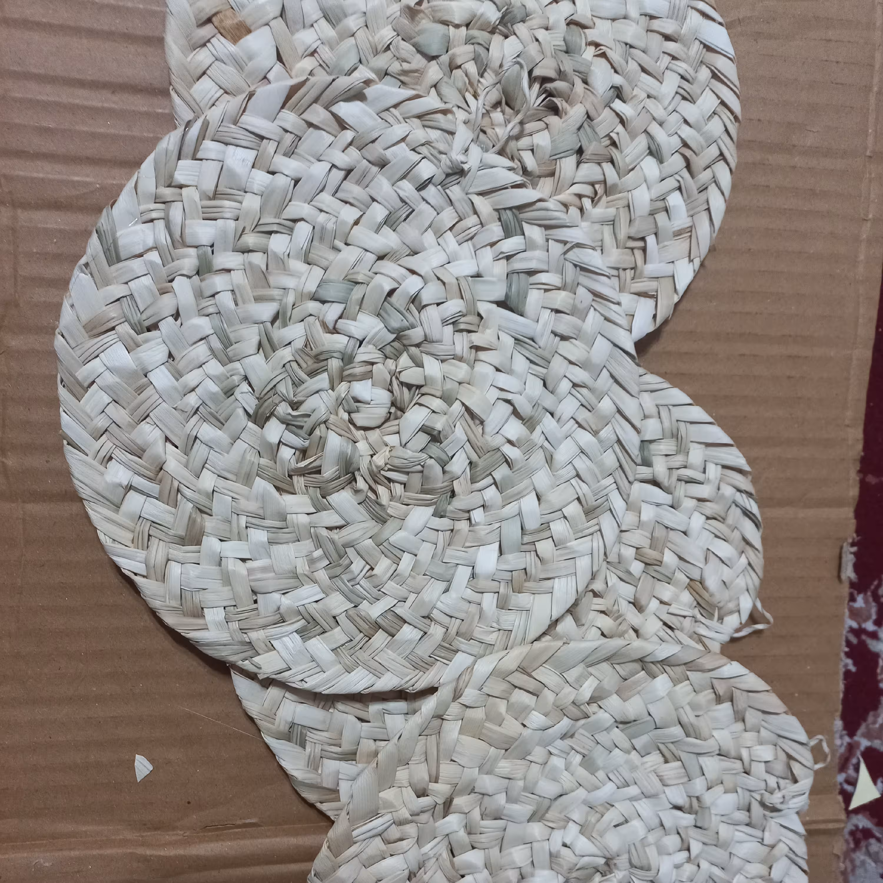 زیرقابلمه ای30.زیر لیوانی.زیر دیگی. زیربشقابی.زیر دیگی حصیری.زیرقابلمه.زیر بشقابی حصیری.حصیر.هدیه.