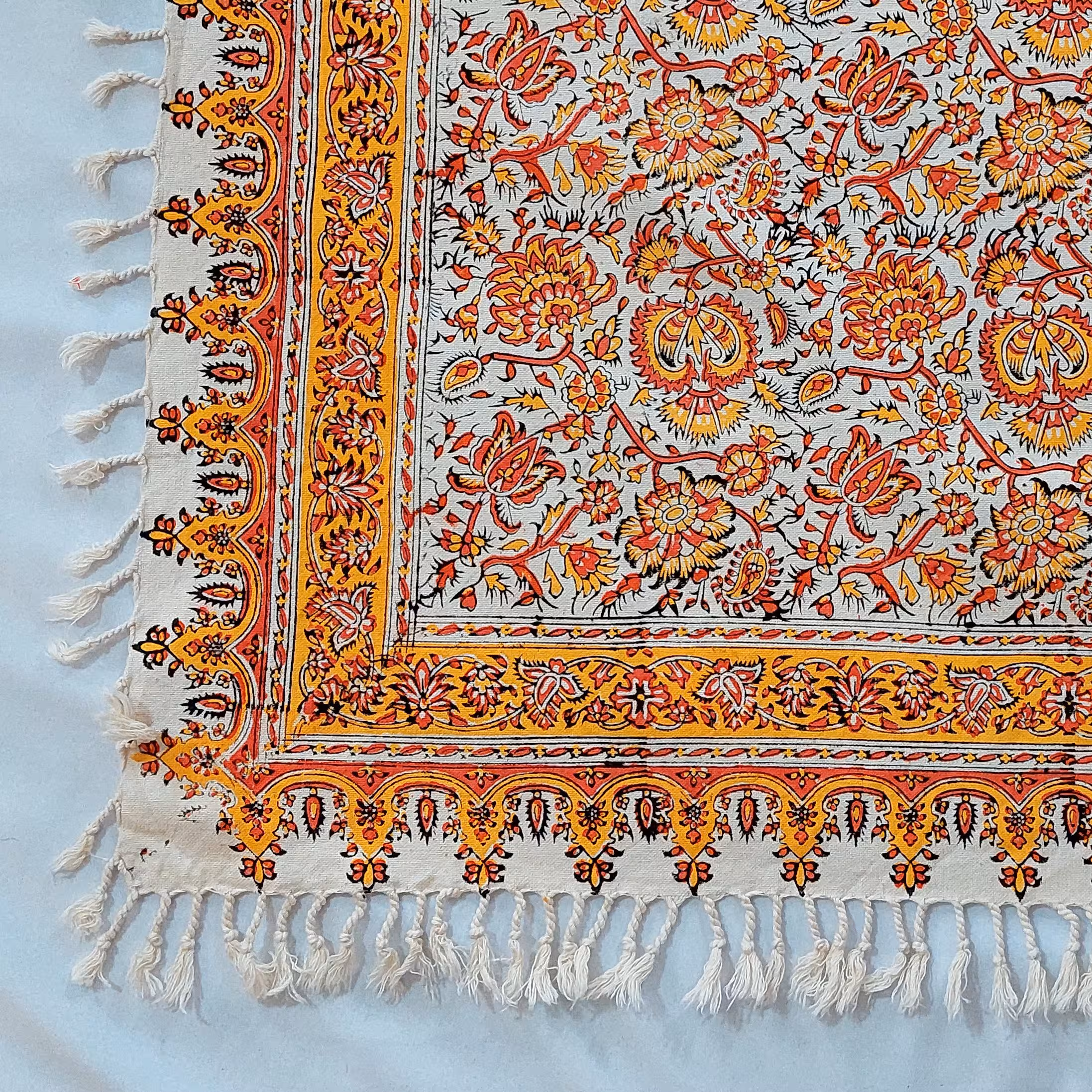 رومیزی قلمکار100 در 100 ممتاز طرح گل میخک زرد