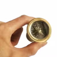 قطب نما و ساعت شنی برنجی