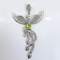 گردنبند نقره (مدالی) نگین زبرجد اصل روکش رودیوم طرح سیمرغ، آقابزرگ کد Med126