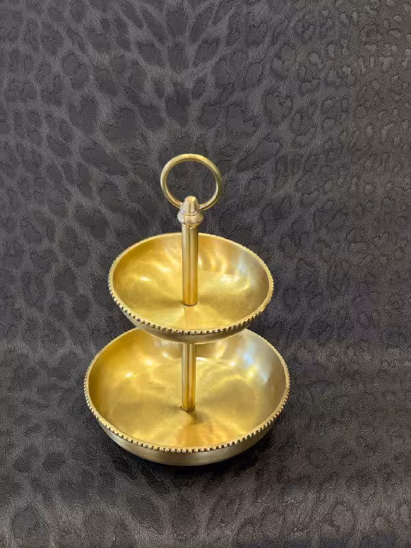 شیرینی و شکلات خوری  دوطبقه انتیک لبه دار برنجی