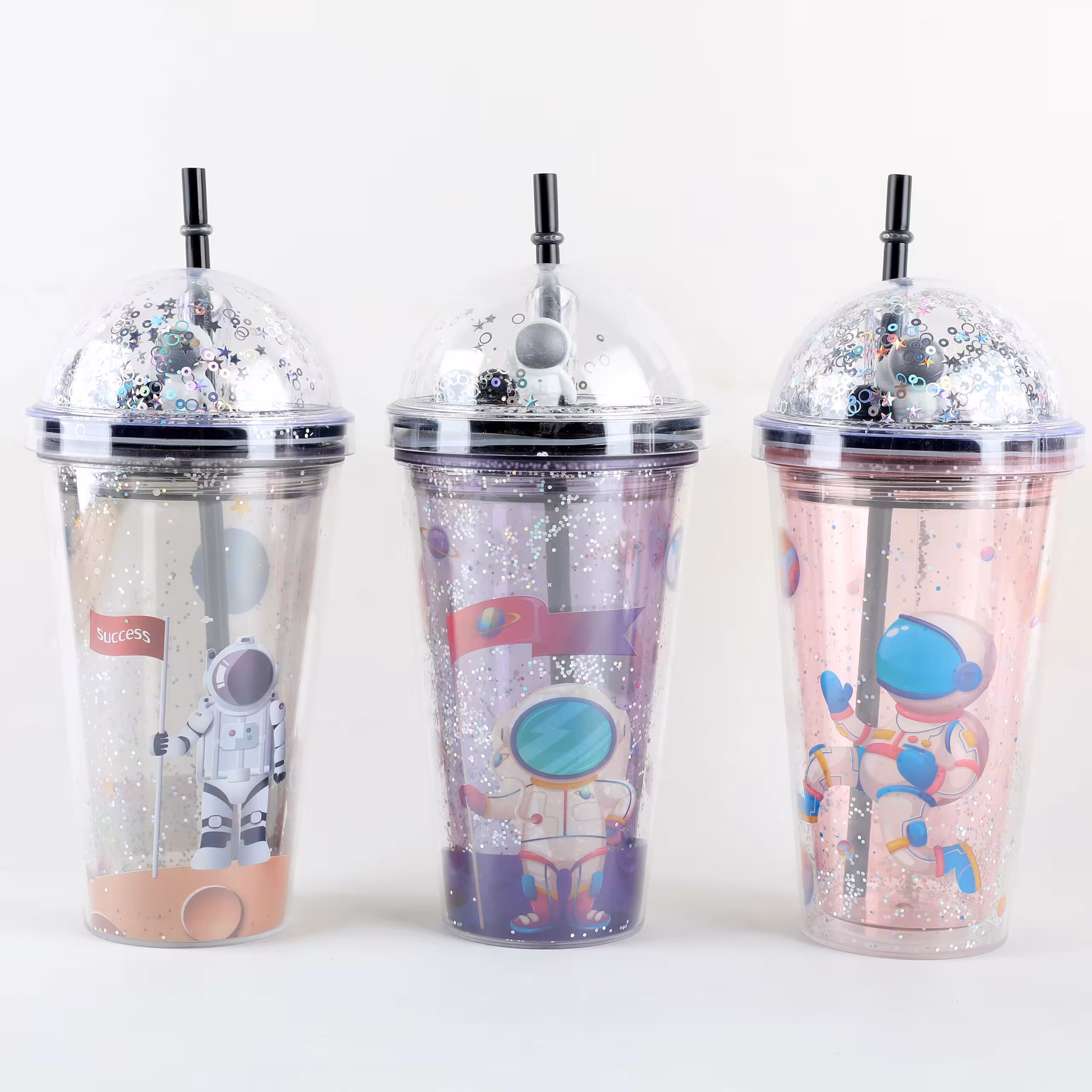 لیوان اسموتی طرح آدم فضایی