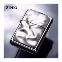 فندک Zippo (زیپو) موج کروم مدل Wave Chrome | فندک فلزی با طراحی موجی شکل | فندک اصلی با سطح کروم براق | فندک قابل پر کردن مجدد | مناسب برای استفاده روزمره و مجموعه‌داری