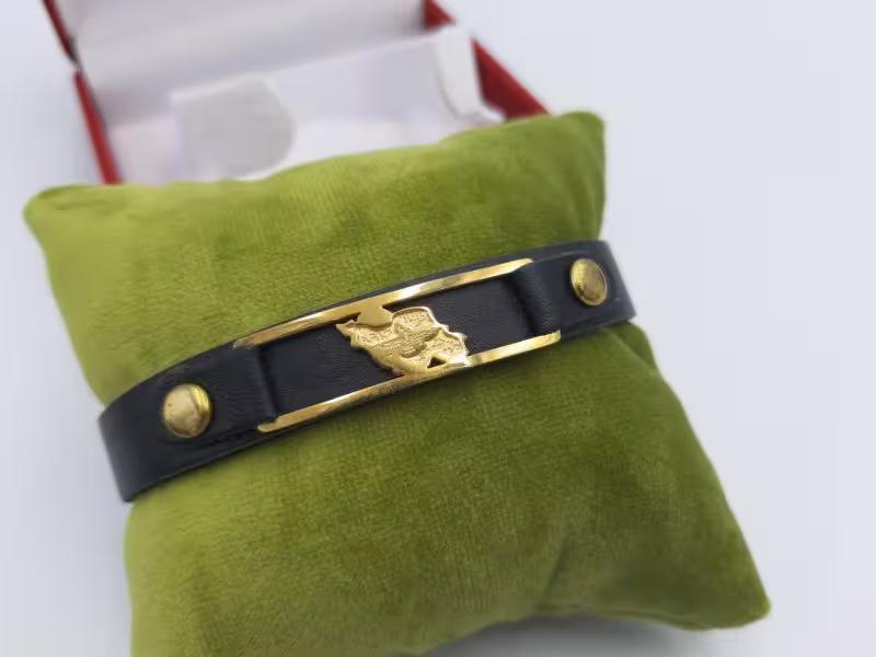 دستبند چرم طرح نقشه ایران و فربهر