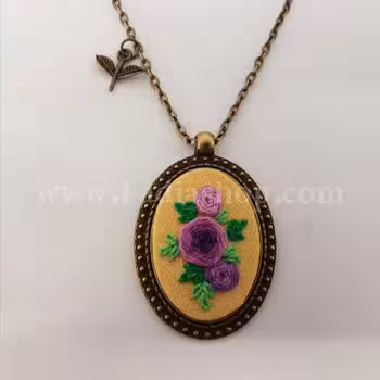 گردنبند دست دوز مدل 3