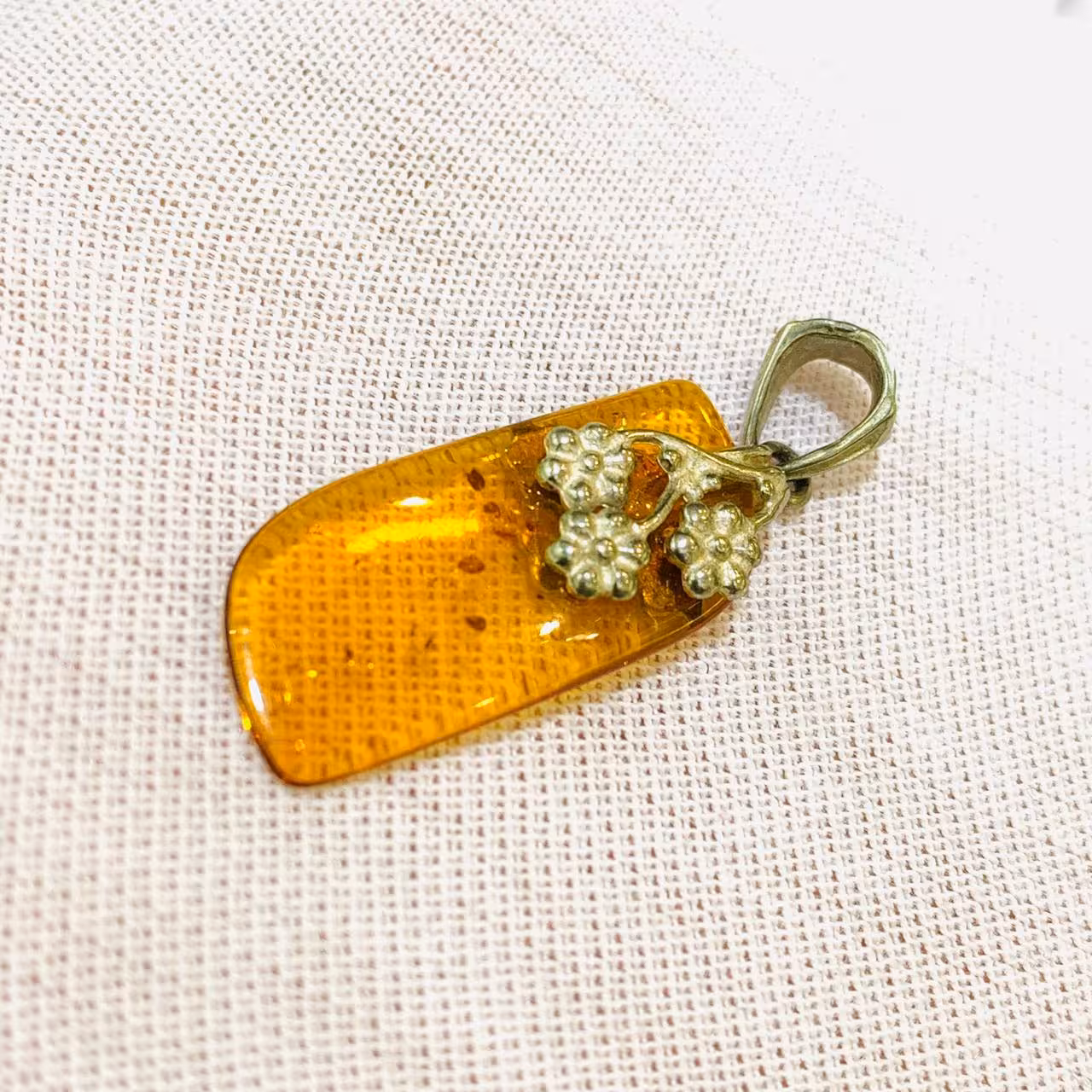 مدال كهربا طبيعى سایز 38 ميلی‌متر