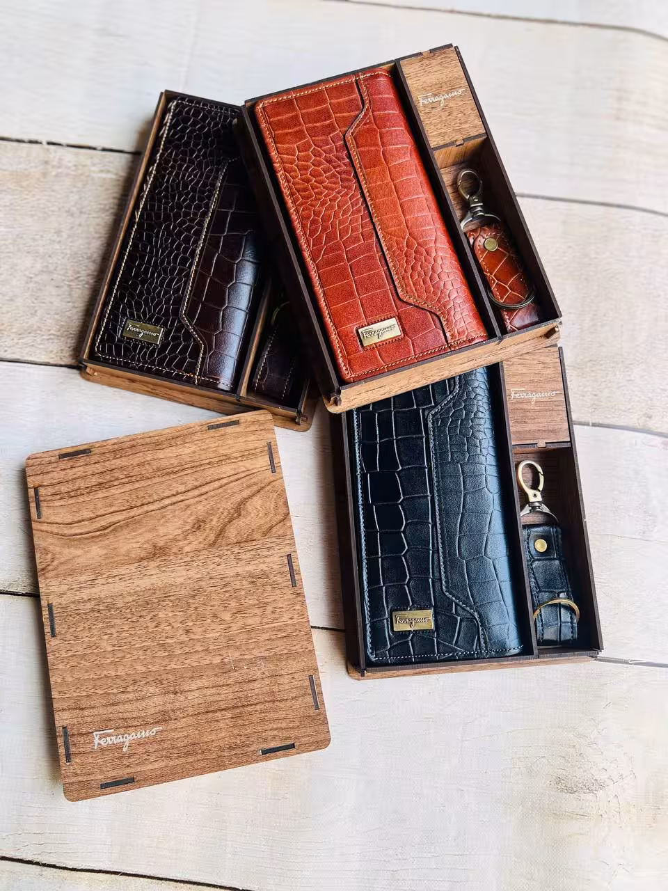 نیم ست کیف بلند.جاکلیدی فریگامو✨چرم طبیعی