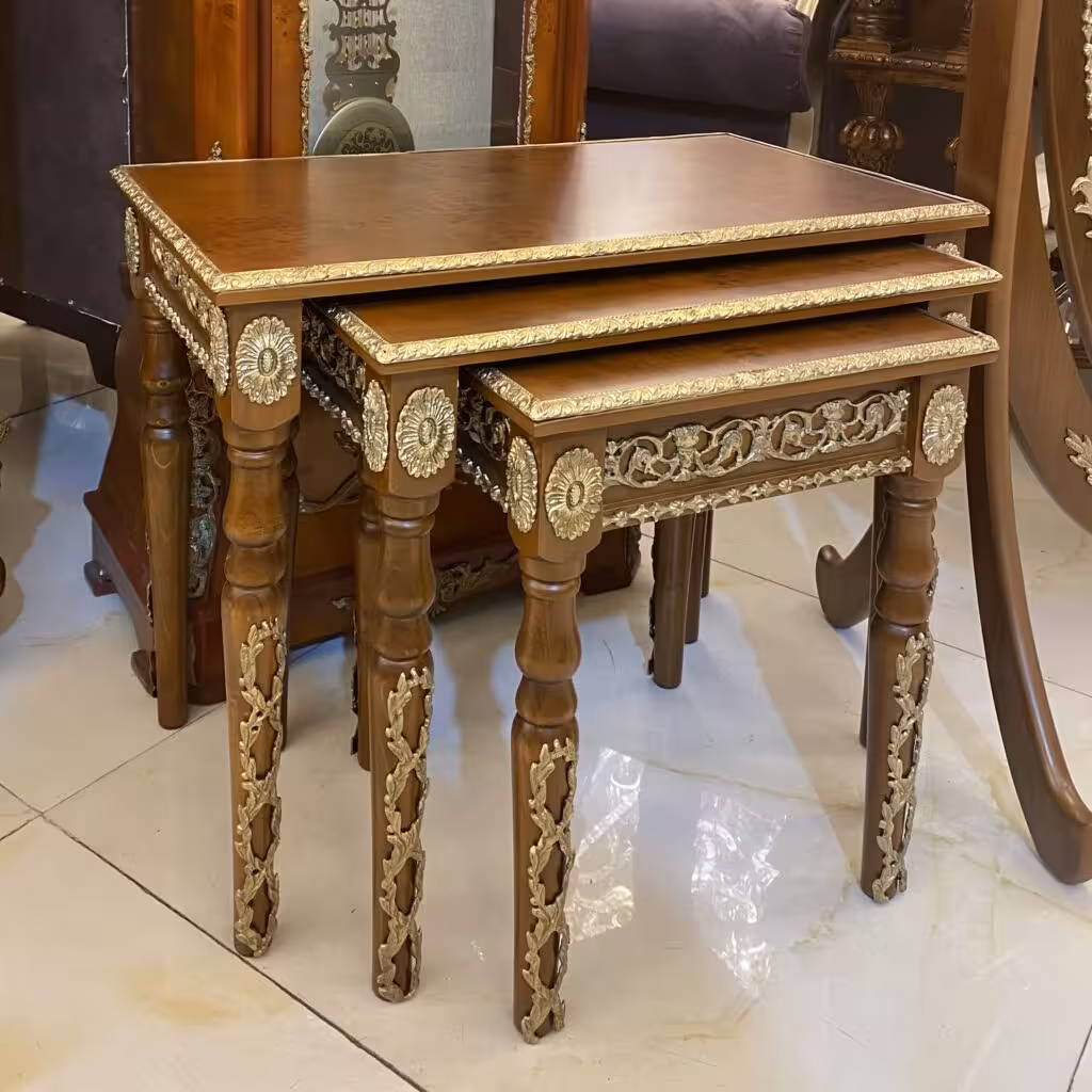 گل میز قهوه ای سه تکه چوبی دور برنز