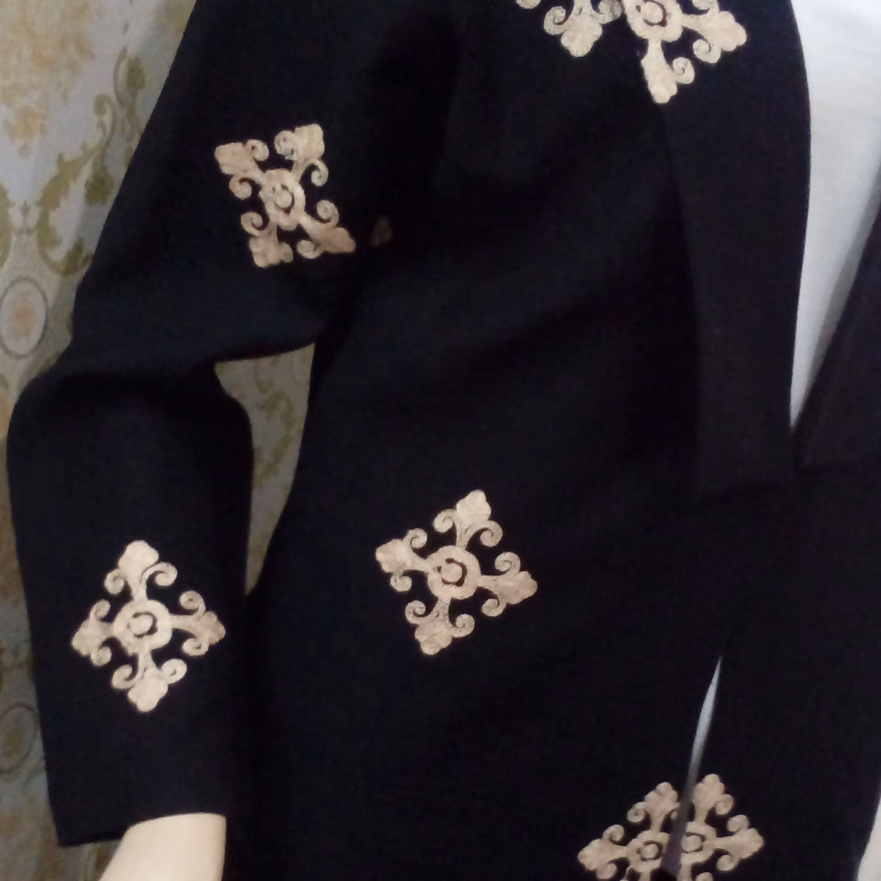 مانتو کرسپو خامه دوزی طلایی