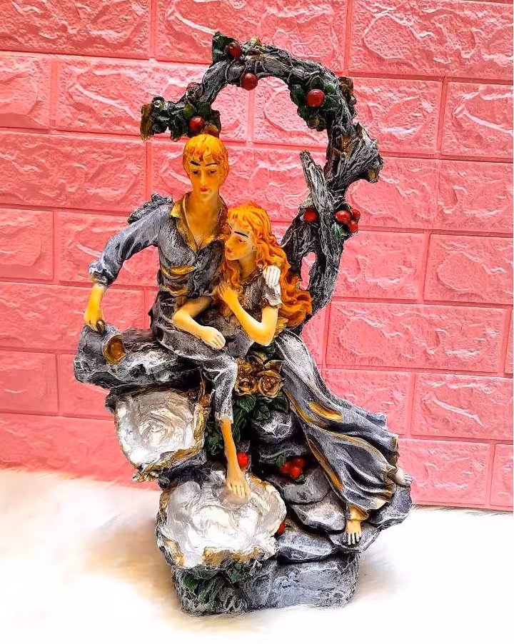 مجسمه دخترپسر آبنما