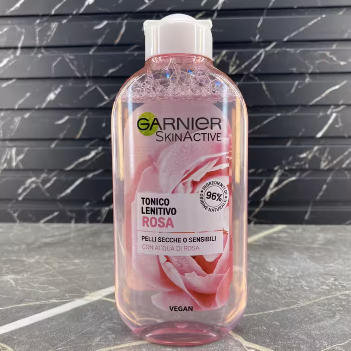 تونر تسکین دهنده گارنیر حاوی عصاره گل رز مناسب پوست خشک و حساس 200 میل