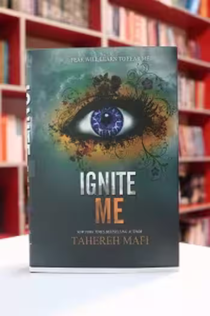Ignite Me اثر Tahereh Mafi