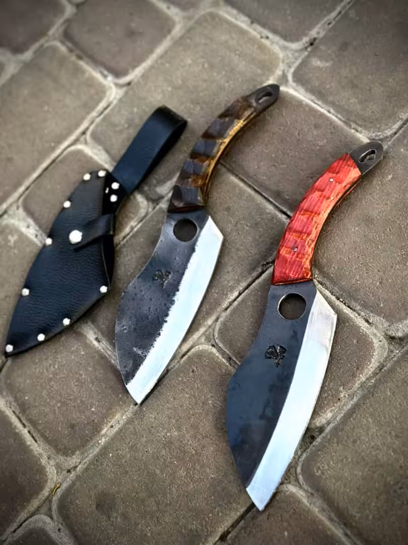 ساتور شرقی آهن بر و طبیعت گردی بهمراه غلاف چرمی طول کار 30 سانت