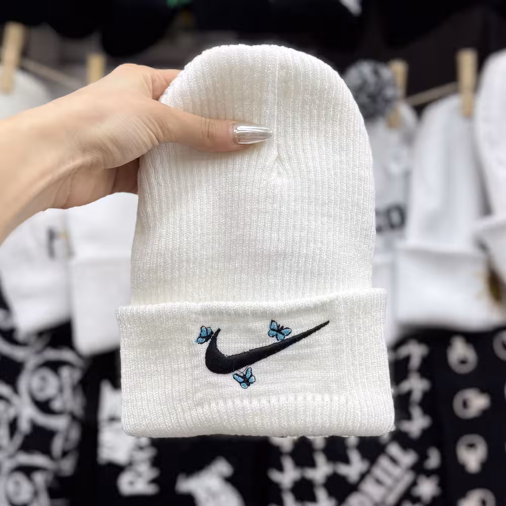 کلاه بافت نایک و پروانه سفید