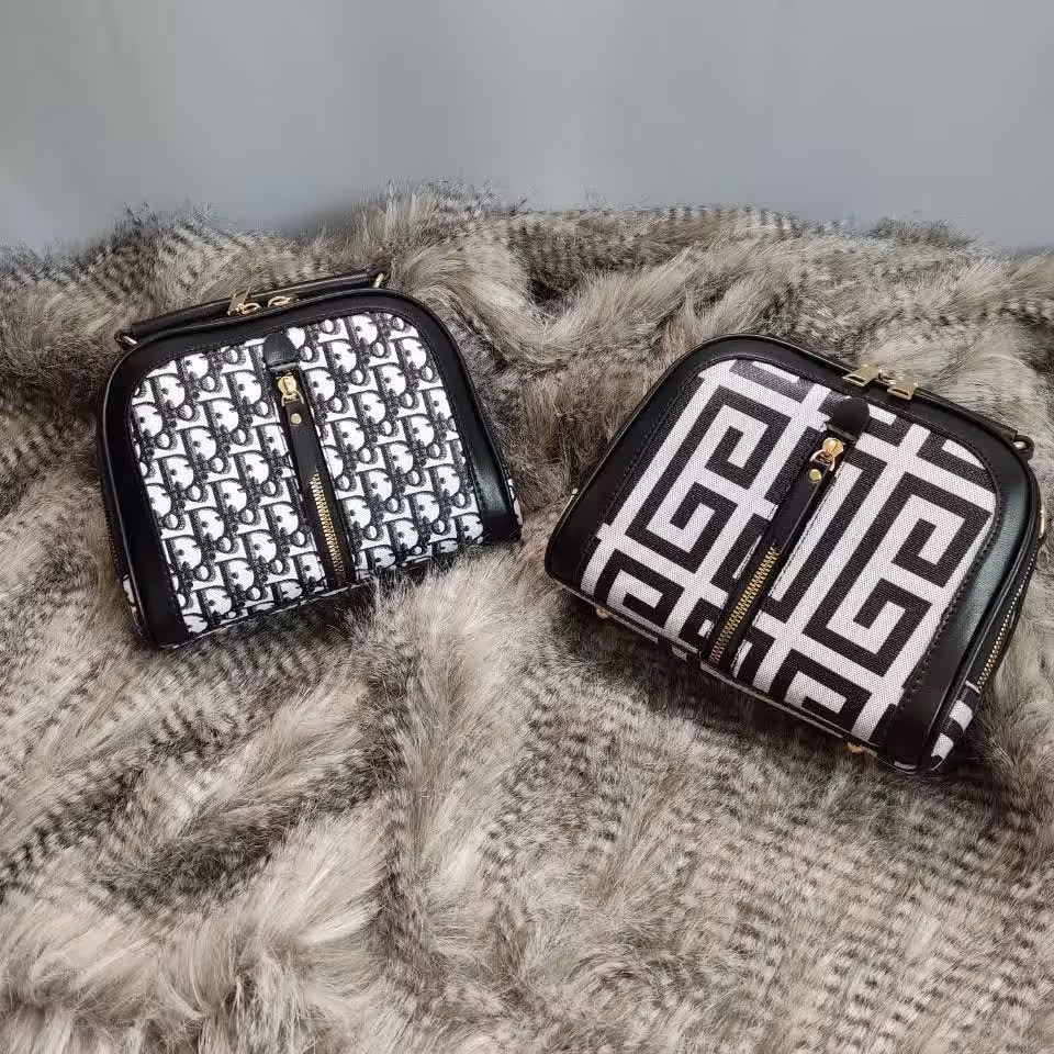 کیف زنانه پاسپورتی دو زیپ