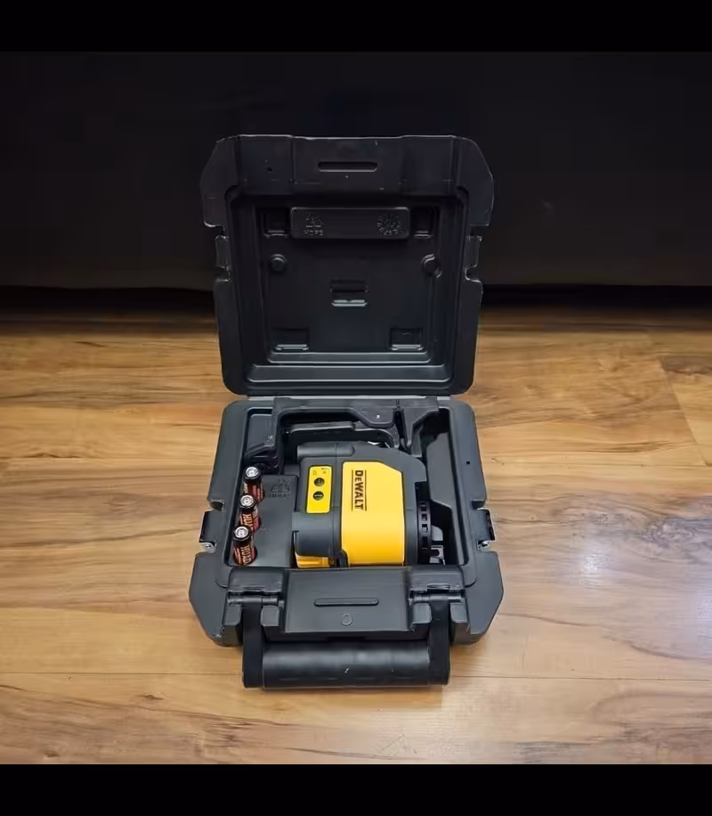 تراز لیزری دو خط مارک برجسته طرح دیوالت مدل 088k