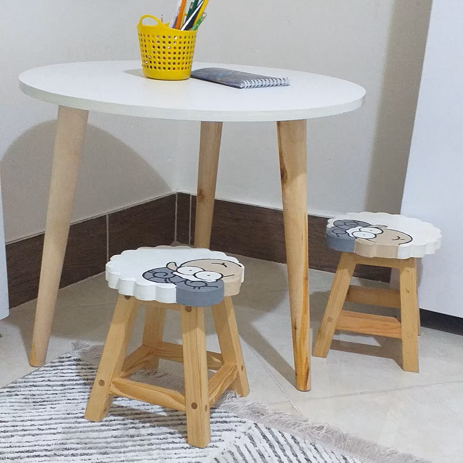 میز  و چهار پایه تحریر کودکانه