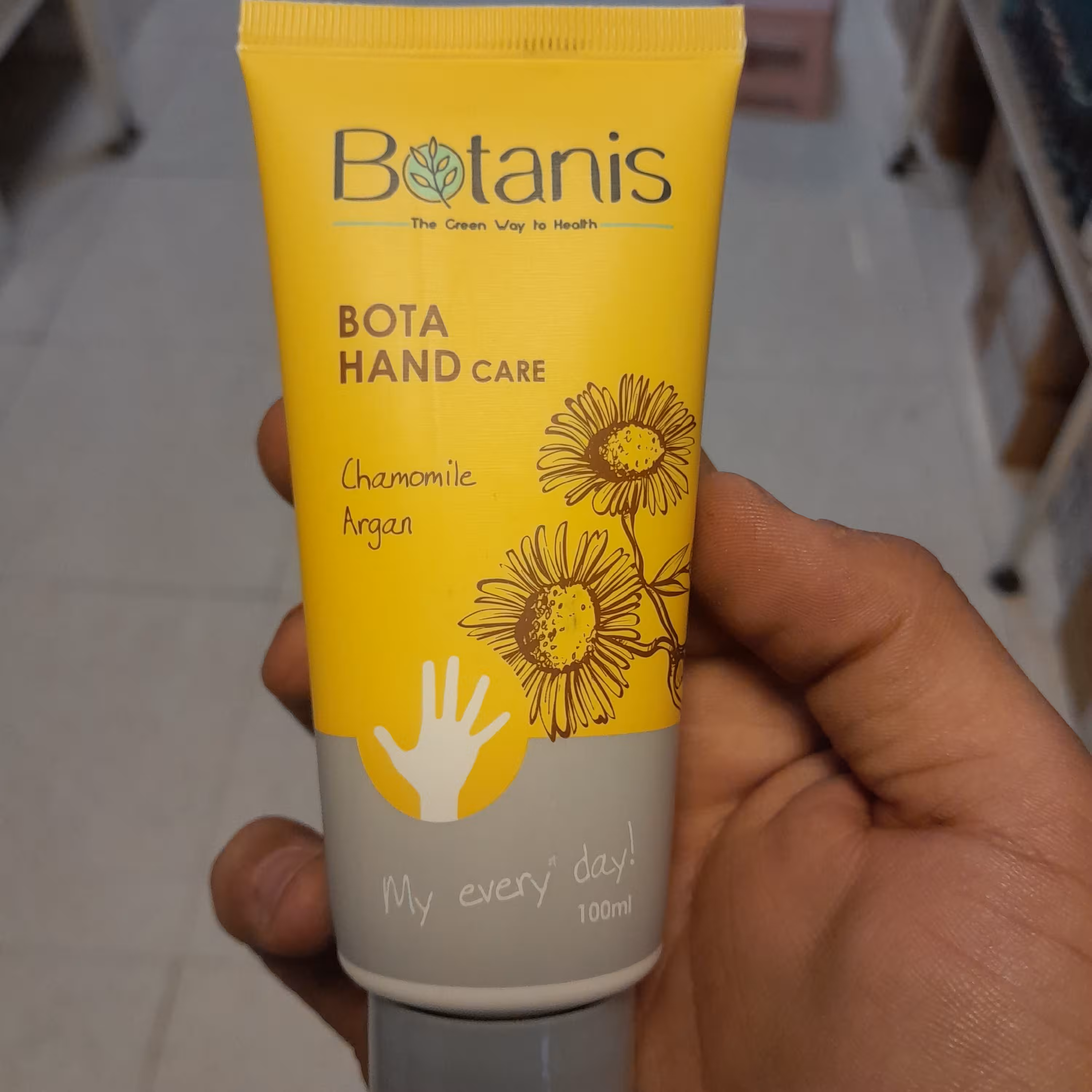 کرم مرطوب کننده دست