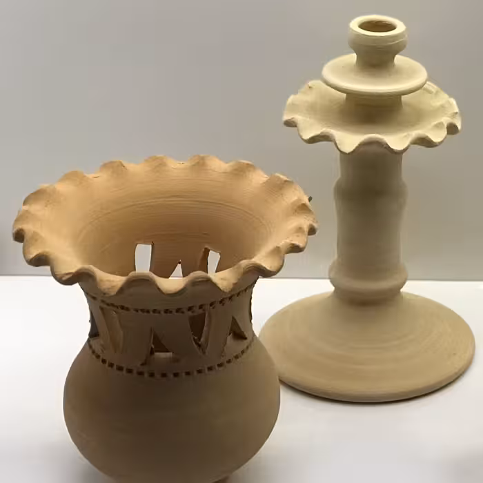 شمعدان سفالی خام مدل پایه دار کد SH100 