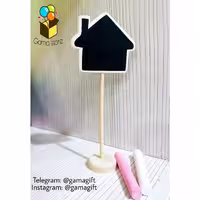 تخته سیاه فانتزی ایستاده کلبه