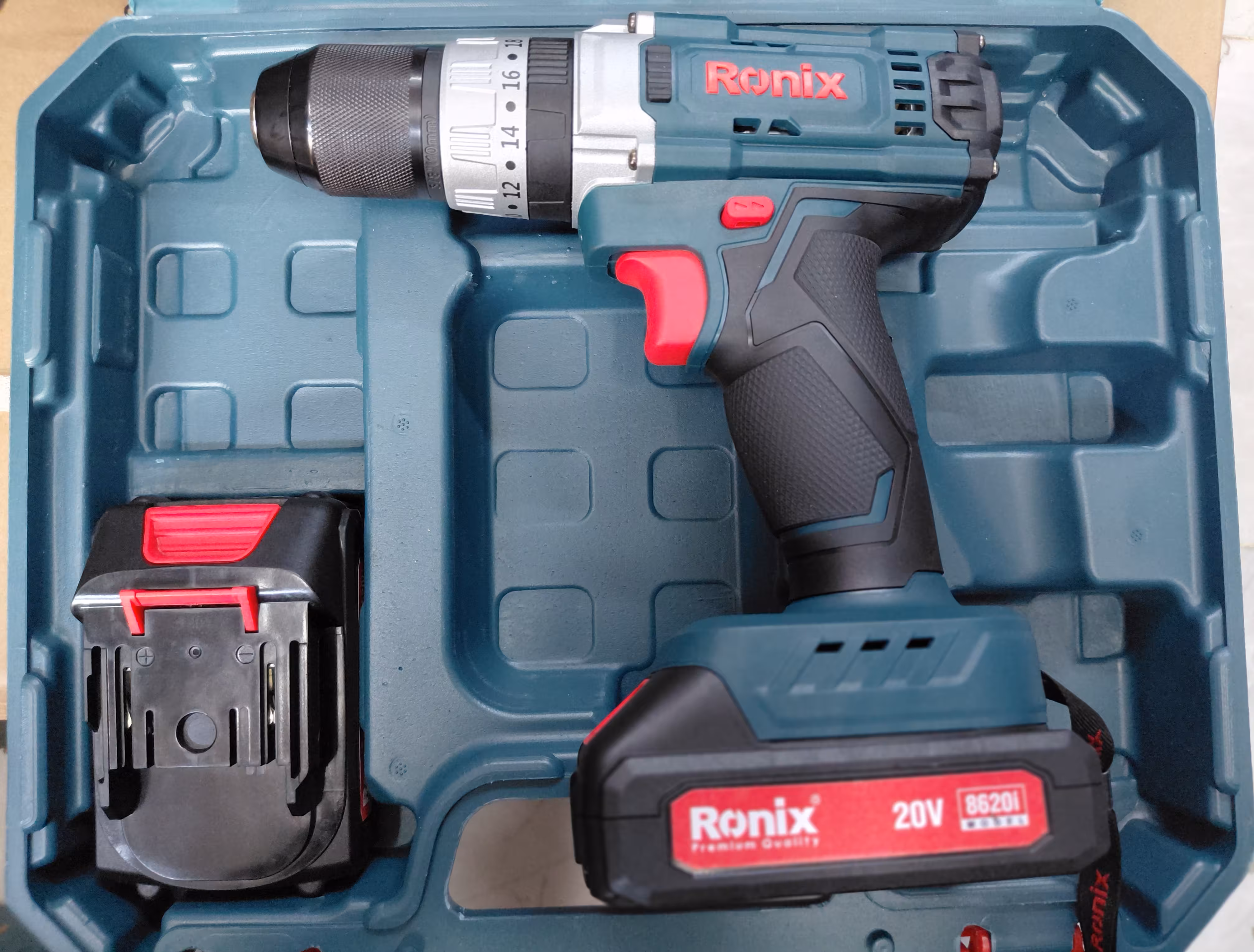 دریل شارژی 20 ولت لیتیومی چکشی رونیکس مدل 8620i