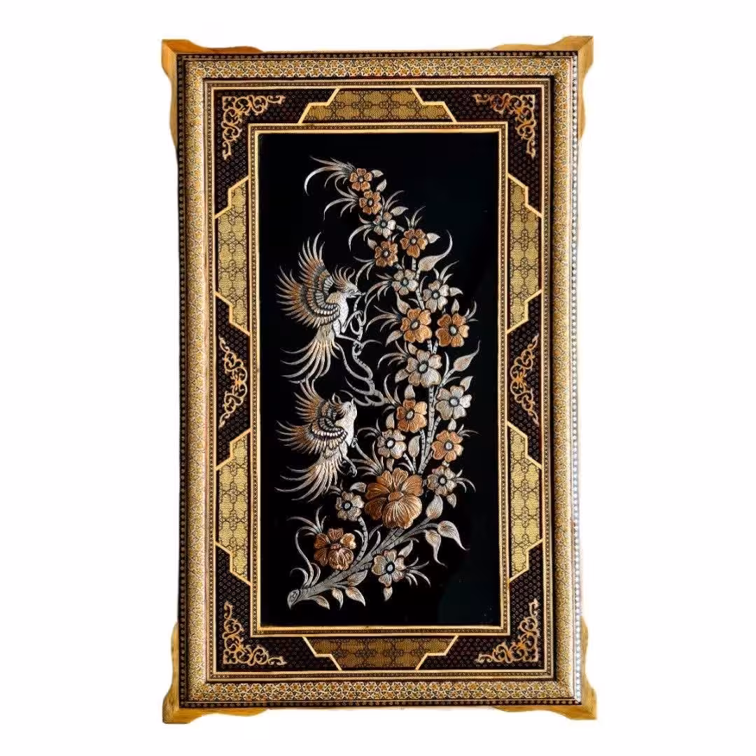 تابلو قلم زنی 50در80 عمودی اثر استاد جعفری با قاب خاتم کاری اعلا