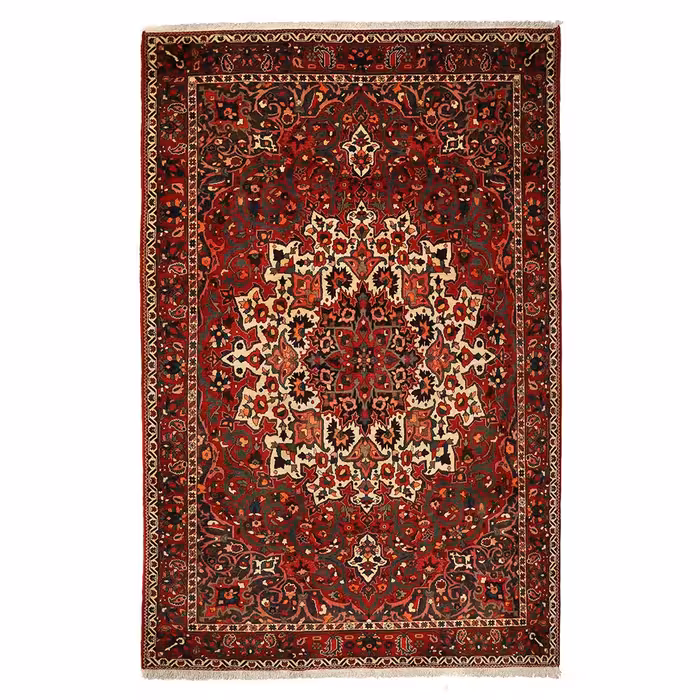 فرش دستبافت بختیاری قدیمی شش و نیم متری