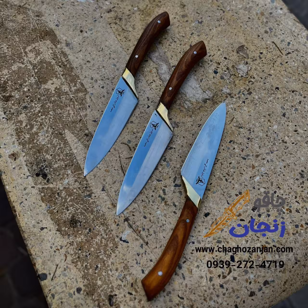 چاقو دم دستی سایز دو تیغه استیل
دسته گردو طول کلی 22 cm