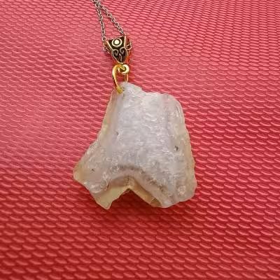 گردنبند عقیق کوارتز مناسب سنگ درمانی ر375