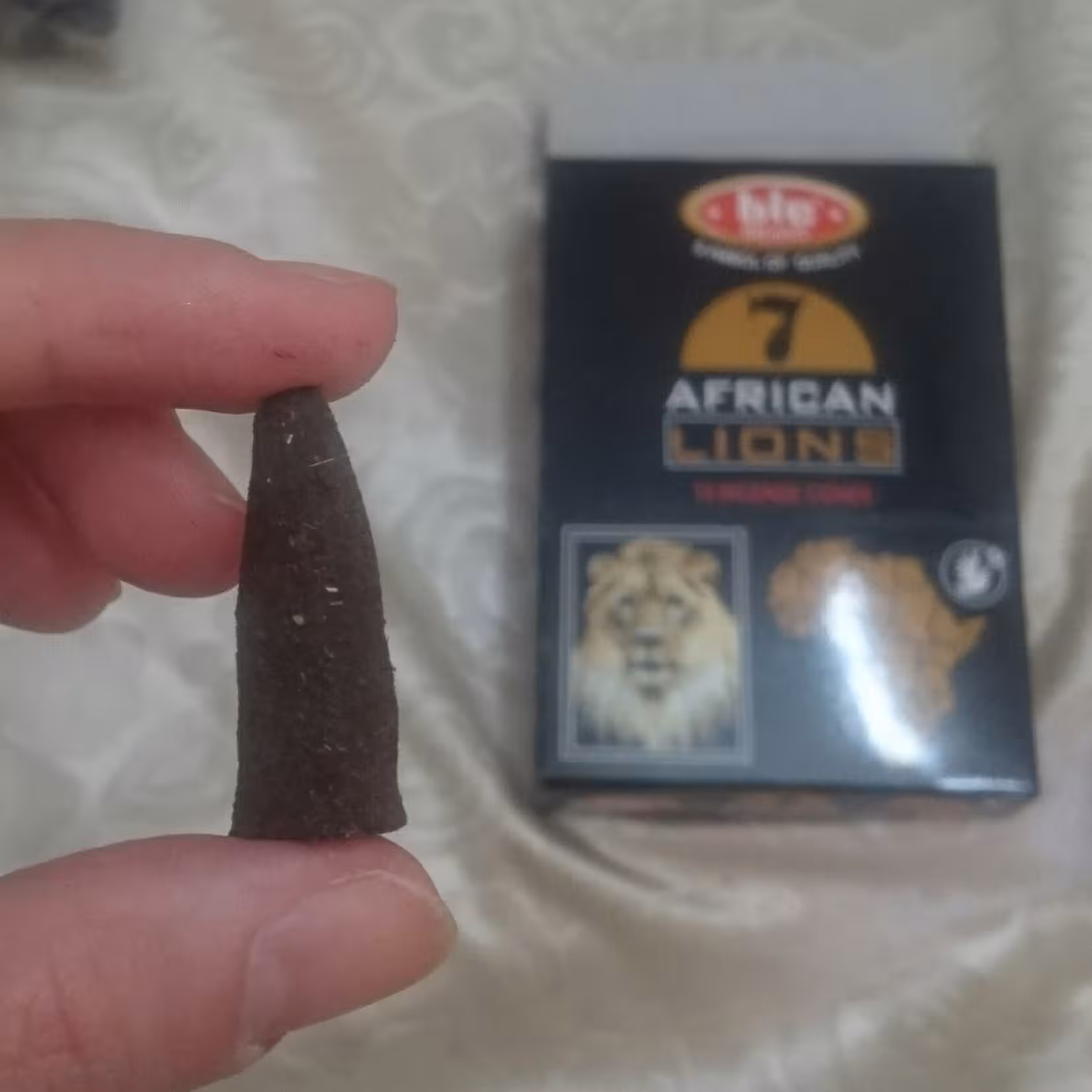 عود آبشاری مارک lion بسته 10 عددی