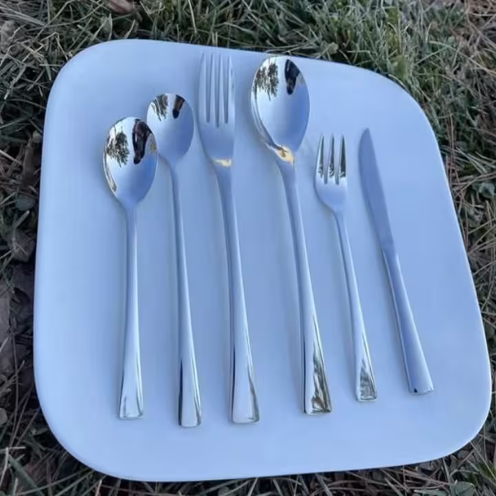 سرویس قاشق چنگال 24 نفره 120 پارچه یونیک اصل رنگ ثابت همراه جعبه 