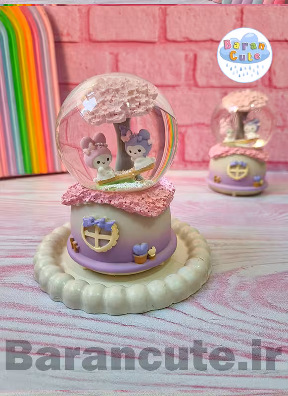 گوی موزیکال برفی چراغ دار (سایز متوسط) طرح کورومی و ملودی