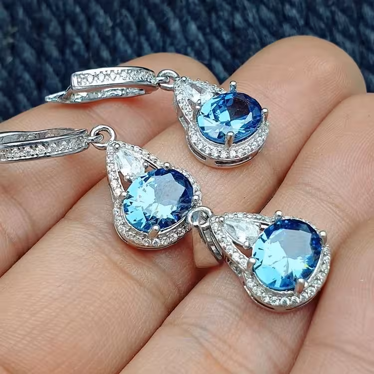 نیم ست زیبای زنانه گوشواره و مدالی زیبا 
جنس نقره