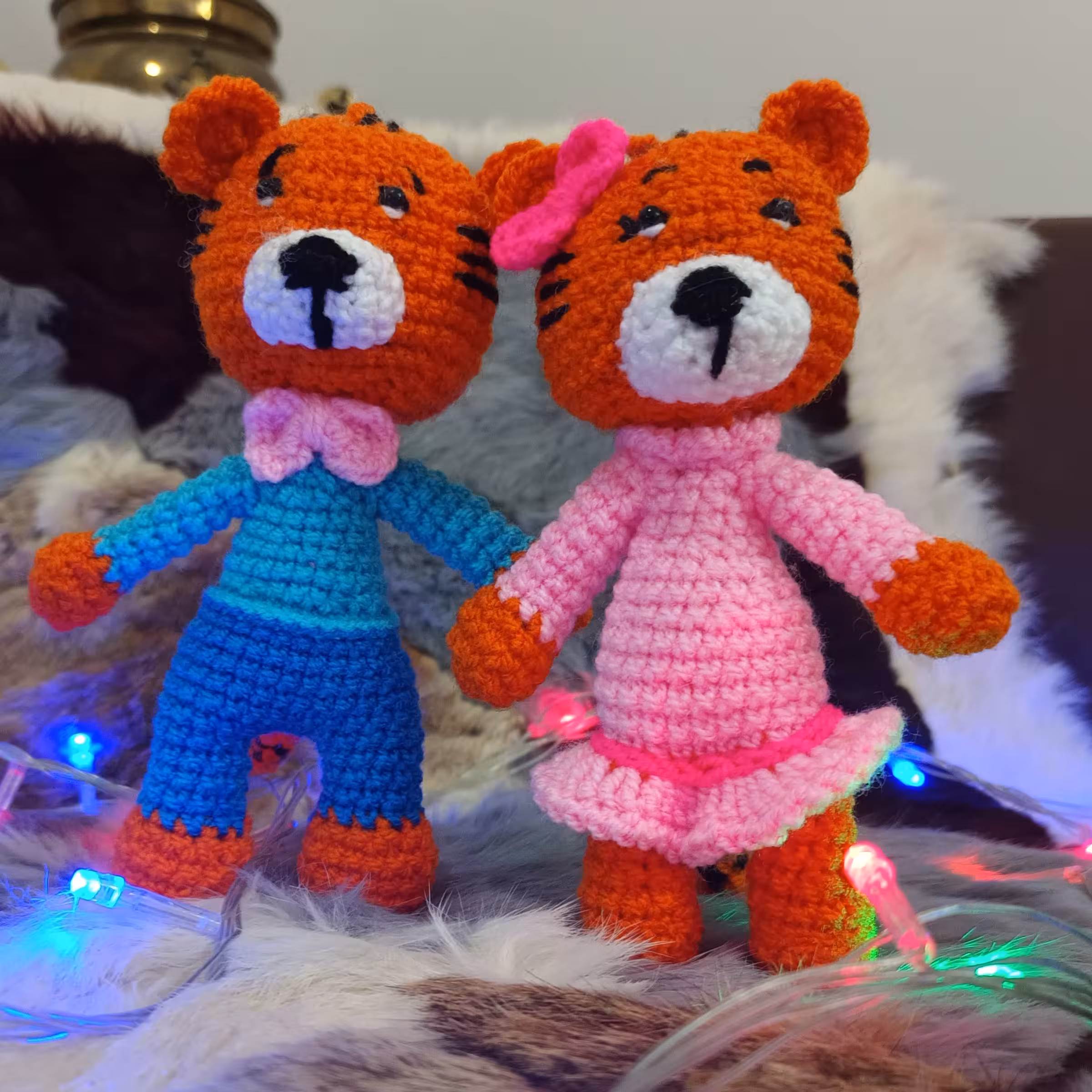 ببر دختر و پسر دستبافت به عنوان جاسویچی اندازه 15 سانت