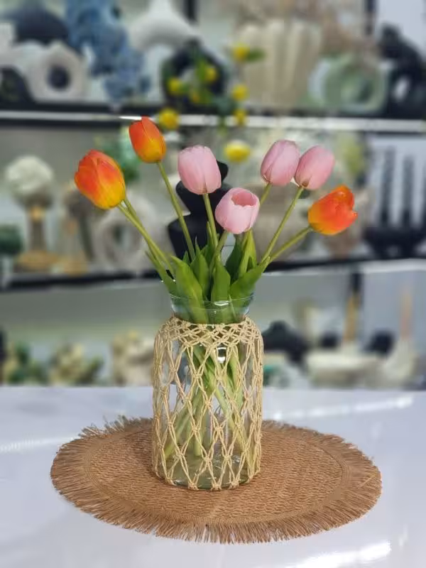 گلدان شیشه ای استوانه دور بافت