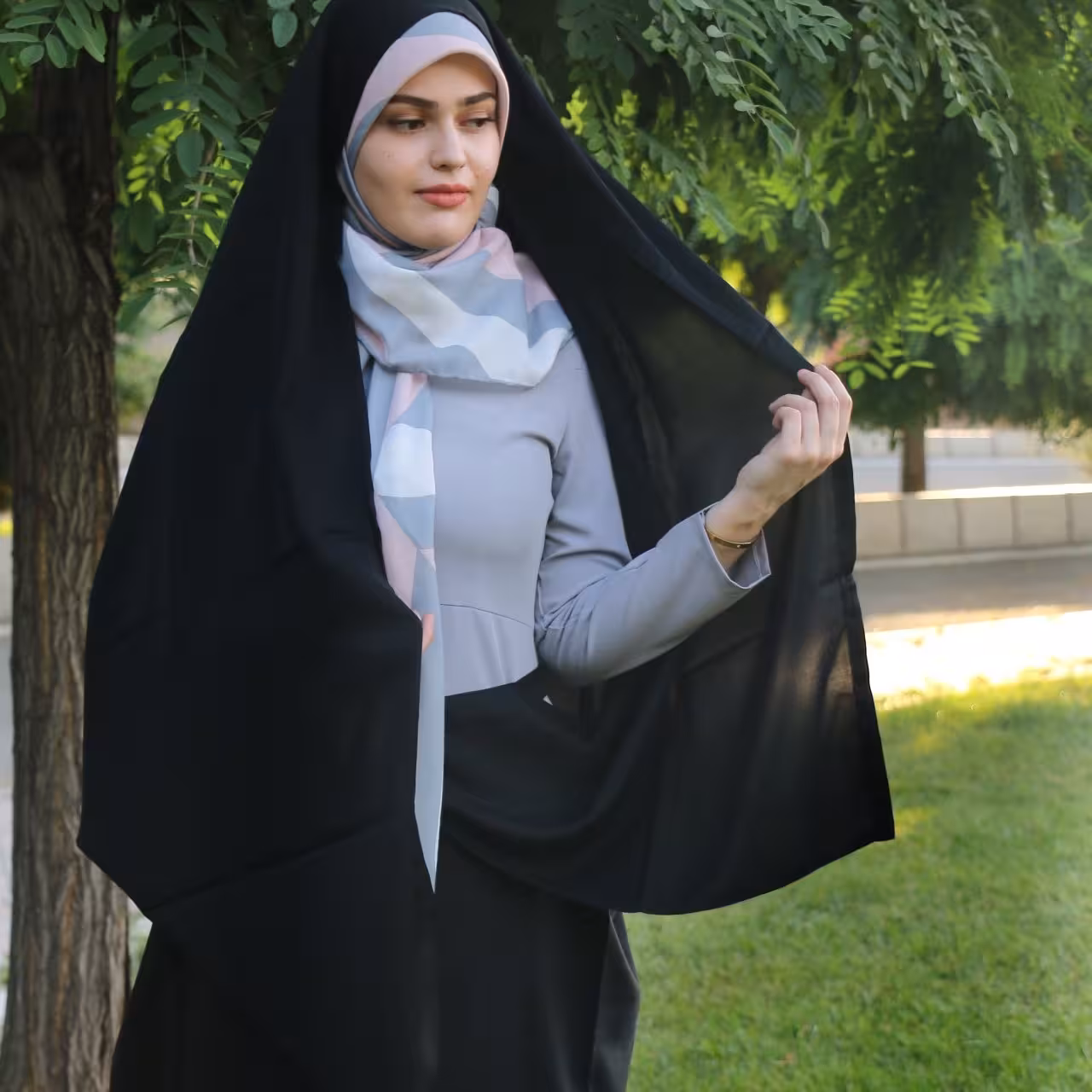 چادر قجری جنس ندا پرنسس اعلا
پشت کرپ با ایستایی عالی روی سر