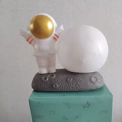 چراغ خواب فانتزی فضانورد و ماه