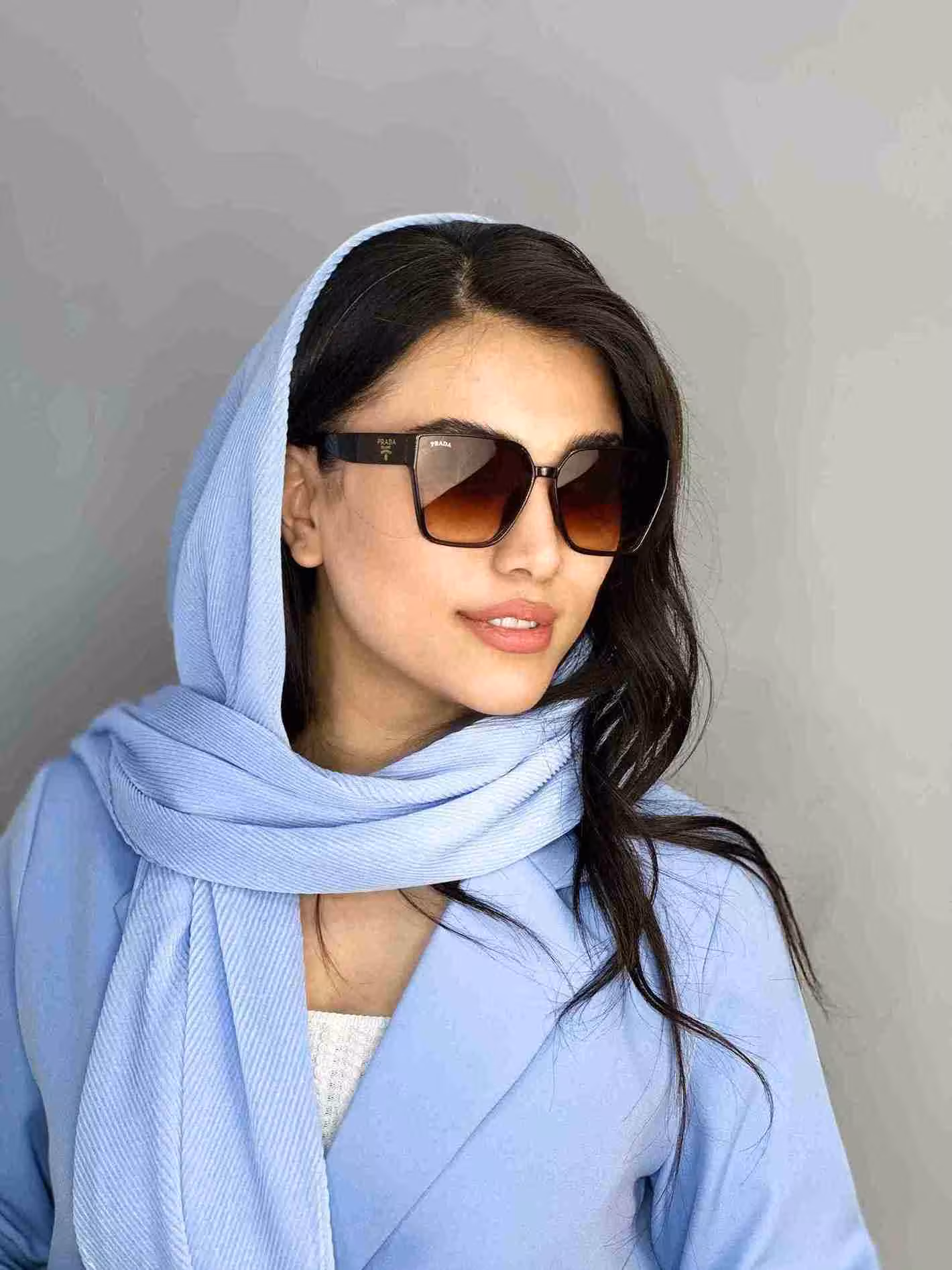 عینک افتابی زنانه prada پرادا قهوه ای مربعی یووی400