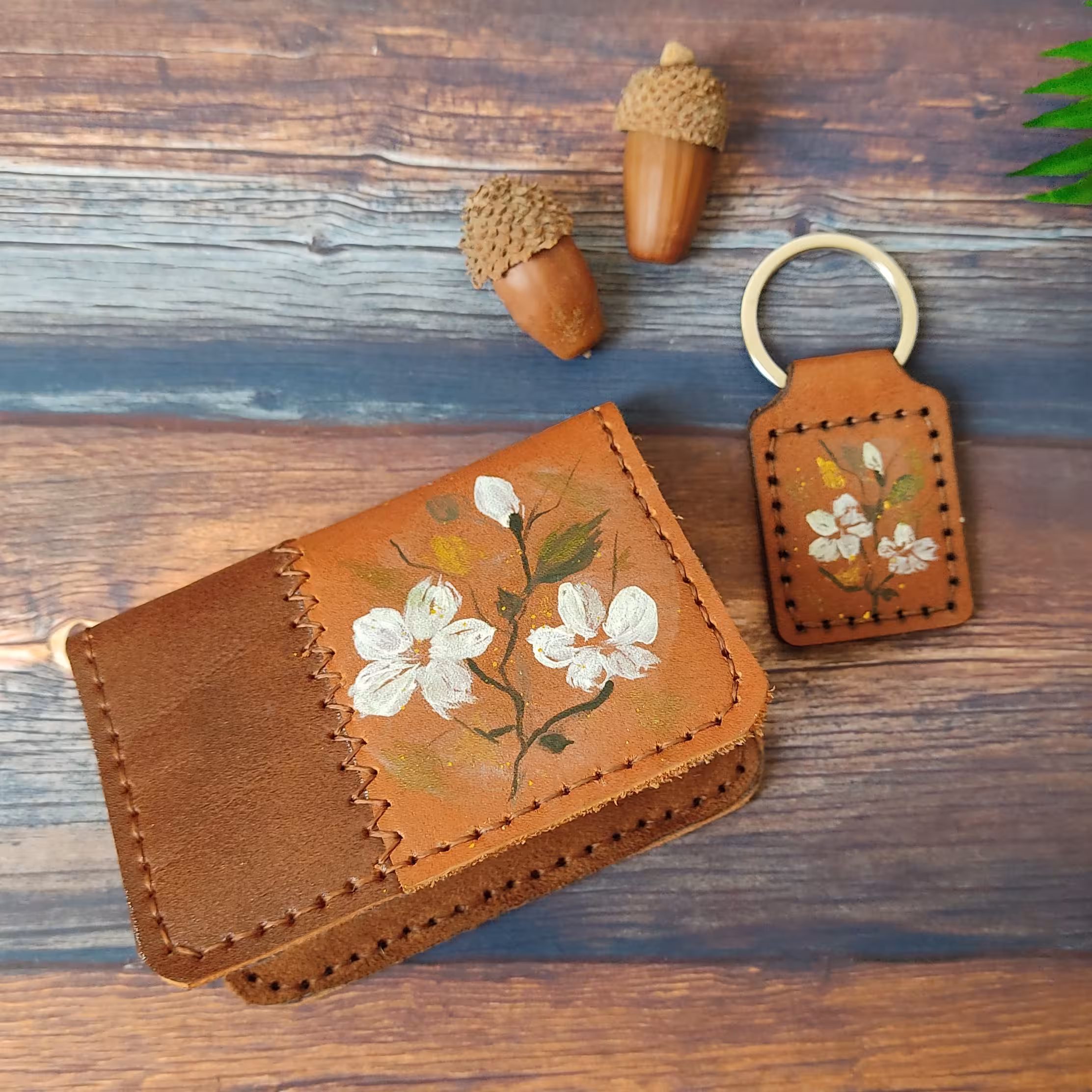 ست جاکارتی و جاسوییچی چرم طبیعی دست دوز نقاشی شده