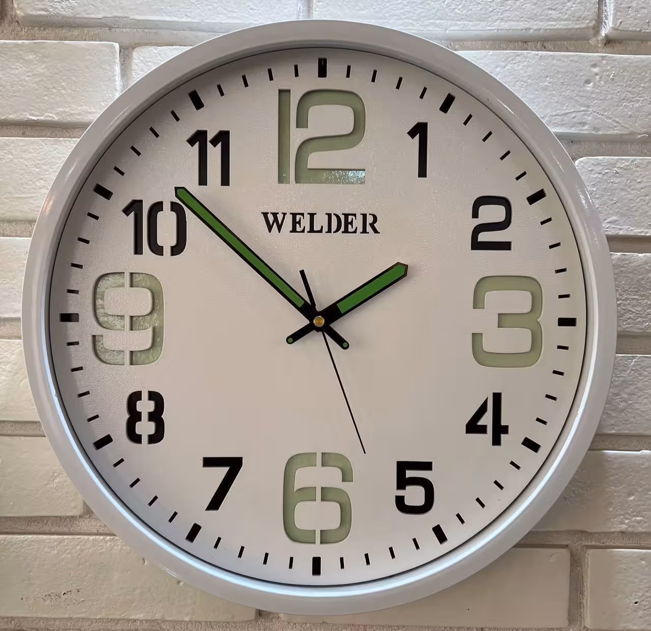 ساعت دیواری مدل ولدر شبنما سفید 609
