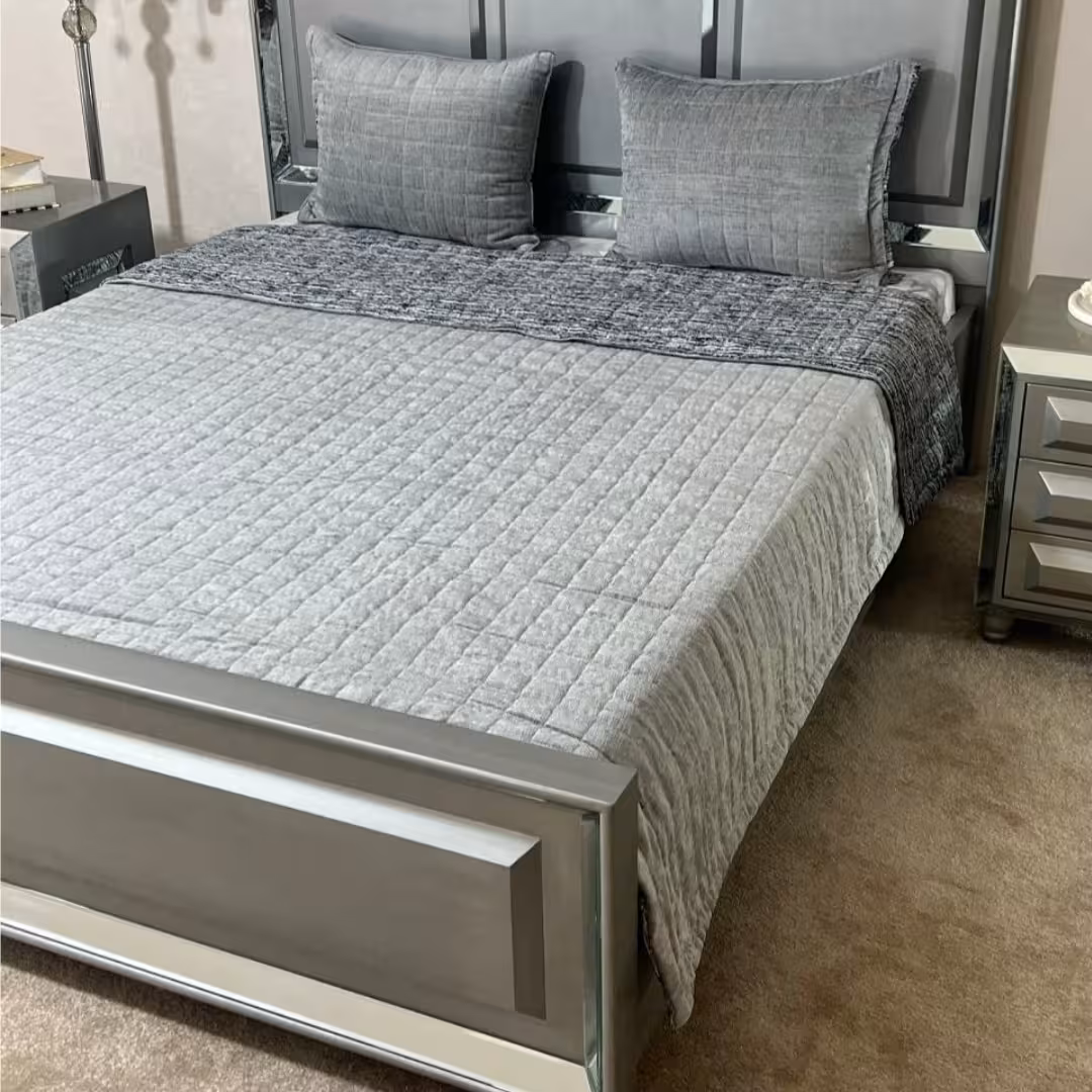 روتختی دونفره4 تکه مخمل گلدوزی نقره ای طوسی دورو(ضمانت پرز و رنگ )