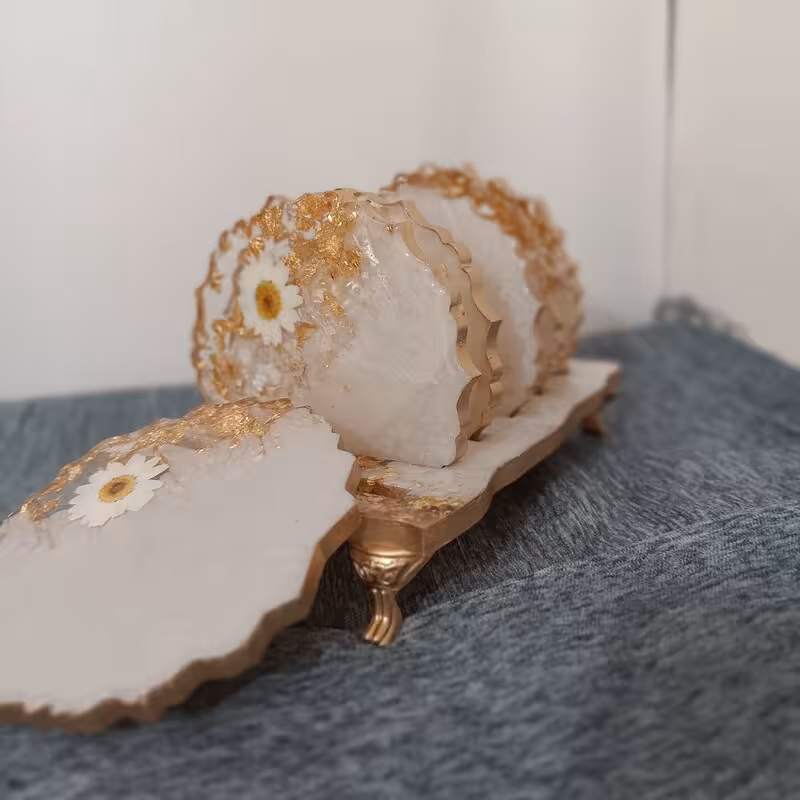 زیر استکانی زیر لیوانی رزینی طرح بابونه ب همراه استند جهیزیه عروس