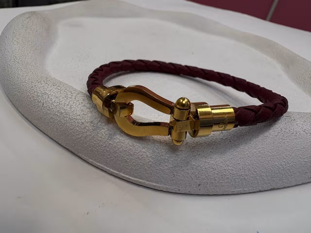 دستبند چرم استیل امگا زرشکی